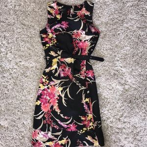Beautiful black floral dress, great for work! Sz4